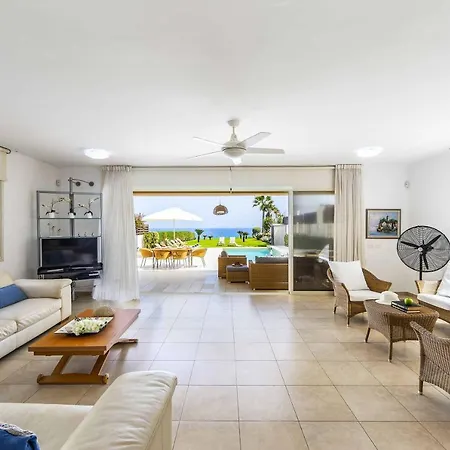 Pietra Villa Paralimni
